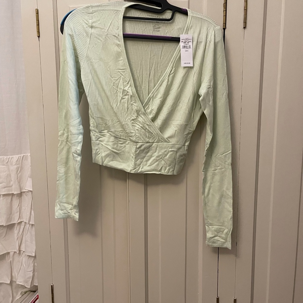 Cute American Eagle crop top!